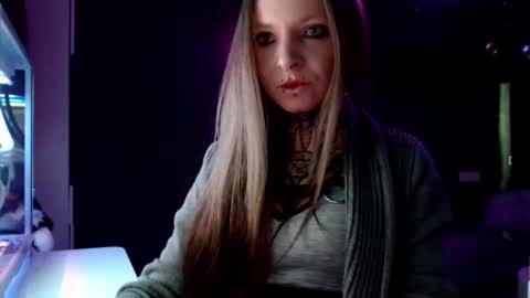 Snapshot of inesdesire chatting on February 12, 7:44 am InesDesire online show from February 12, 7:44 am