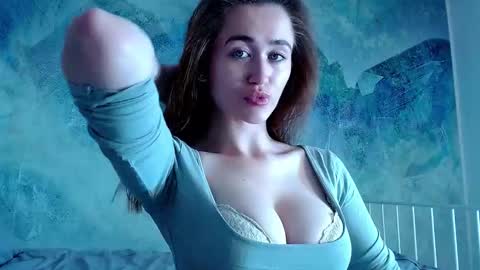 Lina online show from October 19, 1:18 am