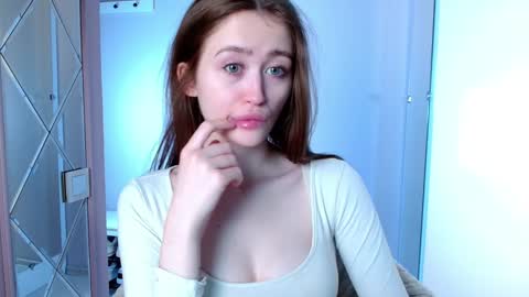 Lina online show from February 6, 8:39 am