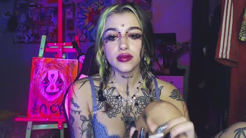 Snapshot of insunnity666 chatting on February 4, 8:06 pm Insunnity666 online show from February 4, 8:06 pm