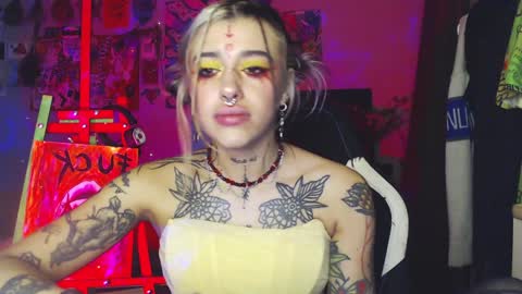Snapshot of insunnity666 chatting on January 19, 7:47 pm Insunnity666 online show from January 19, 7:47 pm