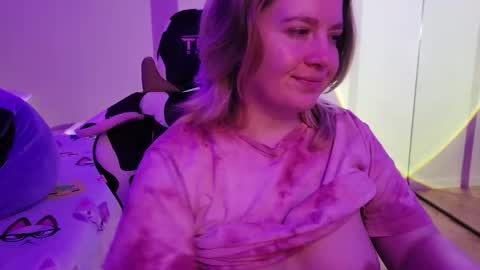 Faye online show from October 12, 1:41 am