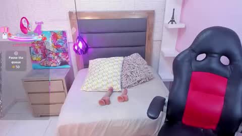  I R E N N E online show from January 16, 12:34 pm