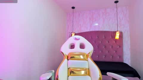 iris_77 online show from November 17, 2:51 pm