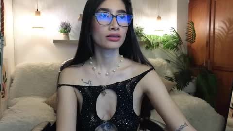 Snapshot of iris_cam_ chatting on September 30, 12:33 pm iris online show from September 30, 12:33 pm