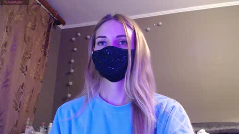 Snapshot of iris_lave chatting on September 9, 4:40 pm Lily online show from September 9, 4:40 pm