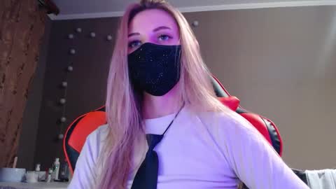 Snapshot of iris_lave chatting on October 15, 4:53 pm Lily online show from October 15, 4:53 pm