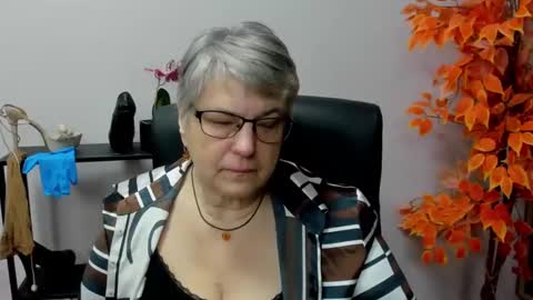 I R I S online show from December 11, 7:42 am