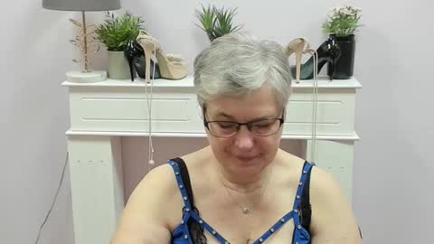 I R I S online show from December 23, 7:23 am