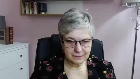 I R I S online show from December 23, 7:28 am