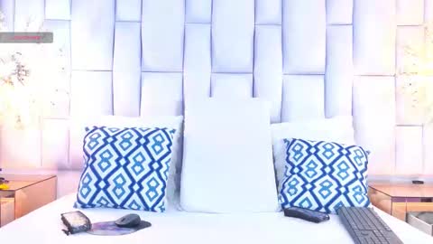Snapshot of irissross chatting on October 11, 12:19 pm Iris online show from October 11, 12:19 pm