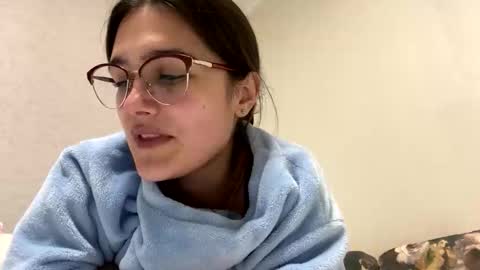 irisss31 online show from January 9, 8:35 pm