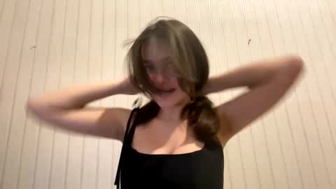 Snapshot of irisss31 chatting on January 7, 7:17 pm irisss31 online show from January 7, 7:17 pm