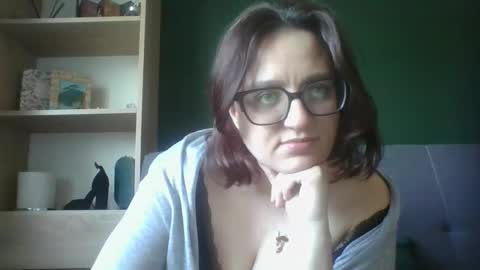 Paris online show from April 24, 5:43 am