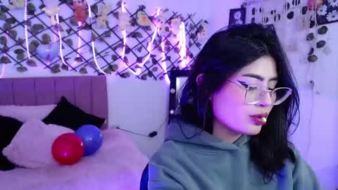 isabela online show from October 3, 3:44 am