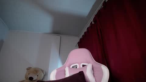 Isabella  online show from October 8, 9:35 am