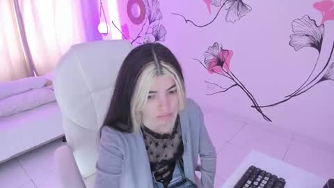 isabela_fiorelli online show from September 19, 1:21 pm