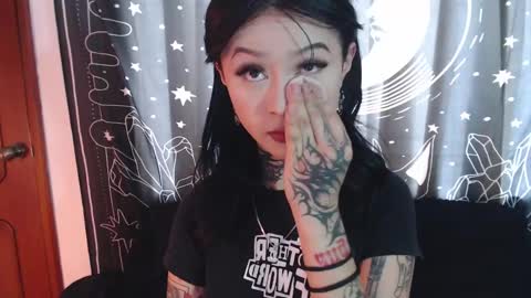 Snapshot of isabella__dark chatting on January 15, 6:19 pm online show from January 15, 6:19 pm