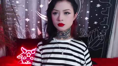 Snapshot of isabella__dark chatting on February 14, 7:33 pm online show from February 14, 7:33 pm
