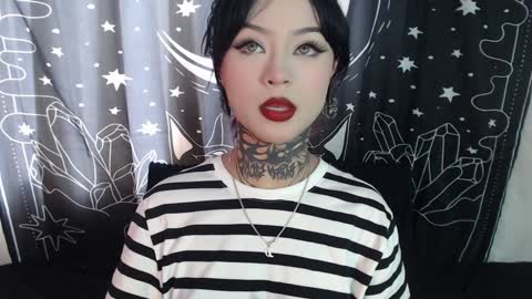Snapshot of isabella__dark chatting on January 31, 8:22 pm online show from January 31, 8:22 pm
