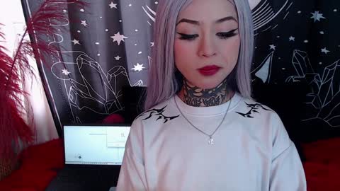 Snapshot of isabella__dark chatting on February 6, 9:06 pm online show from February 6, 9:06 pm