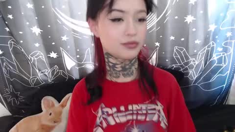 Snapshot of isabella__dark chatting on January 24, 7:49 pm online show from January 24, 7:49 pm