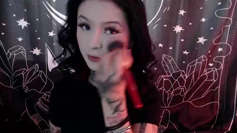 Snapshot of isabella__dark chatting on January 6, 10:15 pm online show from January 6, 10:15 pm