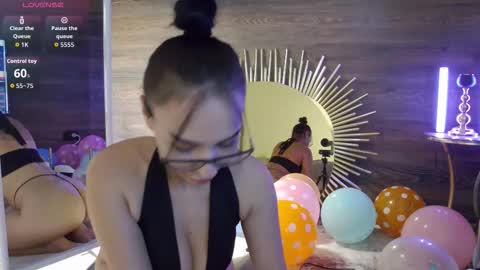 Snapshot of isabella_luxx chatting on October 19, 1:35 pm Isabella online show from October 19, 1:35 pm