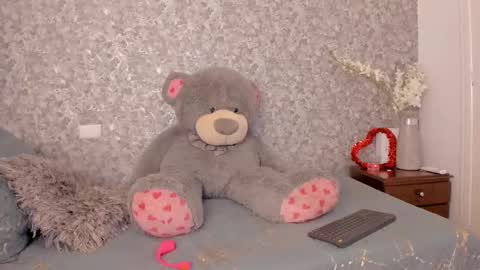 isa  online show from February 15, 8:01 pm