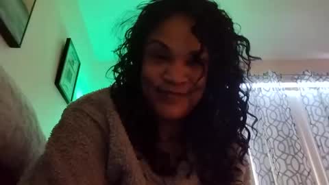 Snapshot of isabellacloverlove chatting on December 7, 5:42 pm Isabella online show from December 7, 5:42 pm