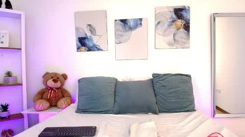 Isabella  online show from April 10, 2:45 pm