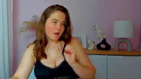 Isabell online show from October 14, 4:09 pm