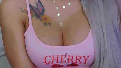 IsabelleEthan online show from February 20, 3:49 am