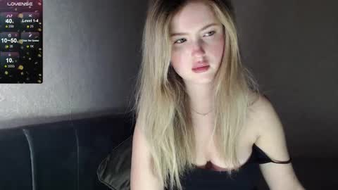 Snapshot of isabelswan chatting on March 9, 4:00 pm isabelswan online show from March 9, 4:00 pm