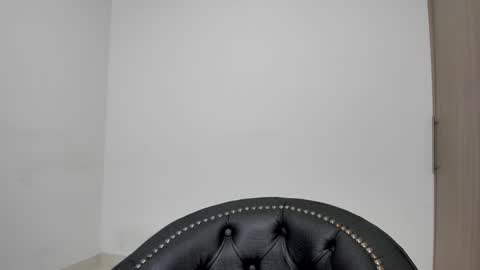 Snapshot of isapetit_ chatting on December 4, 3:15 am Isa Isabella online show from December 4, 3:15 am
