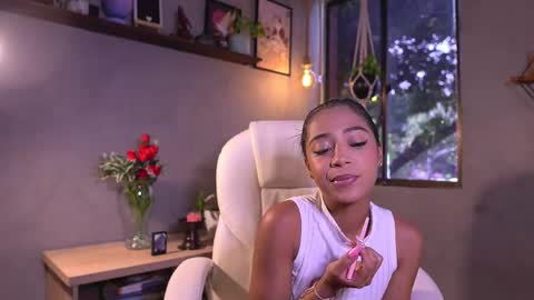 Snapshot of isapetit_ chatting on September 12, 8:16 pm Isa Isabella online show from September 12, 8:16 pm