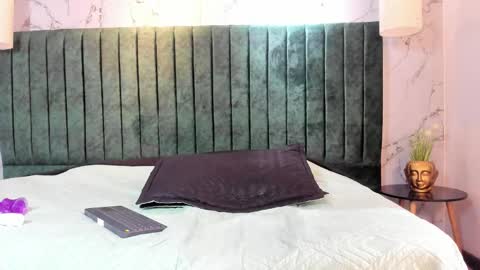 I S A  S AN D E R S  online show from October 10, 9:52 pm