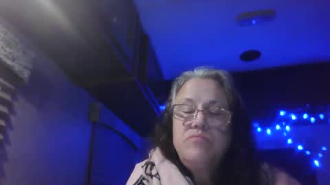 Iseestarz420 online show from December 8, 2:28 am