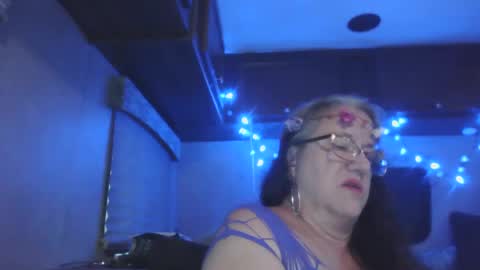 Iseestarz420 online show from December 10, 8:49 pm