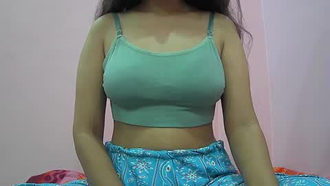 Snapshot of ishika_singh_ chatting on October 16, 2:14 am ishika_singh_ online show from October 16, 2:14 am