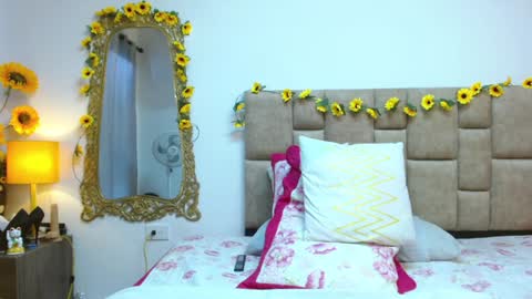 isisduzan online show from December 18, 7:08 pm