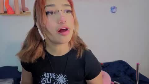 Isisjones18 online show from October 30, 9:22 am