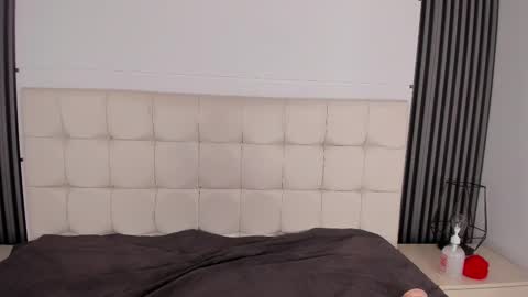 Isis Noir online show from November 14, 6:41 pm