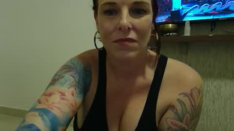 Snapshot of island_serena chatting on October 12, 9:39 pm Sexy Serena online show from October 12, 9:39 pm