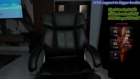 Snapshot of issabellaa chatting on February 7, 8:10 pm Issy online show from February 7, 8:10 pm