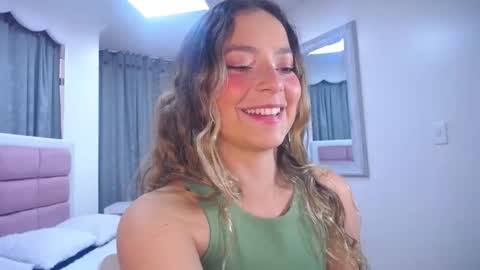 issadorajames online show from January 29, 7:22 pm