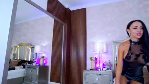 Snapshot of issadorra chatting on September 11, 5:52 am Issadorra online show from September 11, 5:52 am