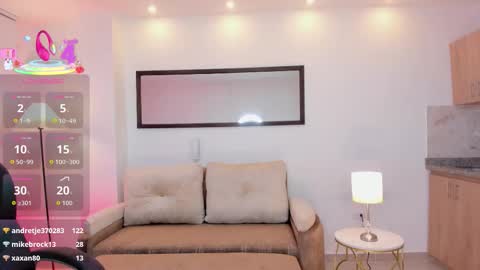 issi_loren online show from October 12, 9:39 pm