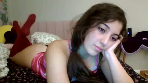 ItalianKitty online show from November 27, 5:43 am