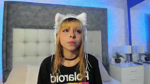 Snapshot of its_bibi chatting on October 22, 9:20 pm B I B I online show from October 22, 9:20 pm